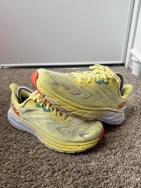 Hoka One One arahi 6 Yellow Running Shoes